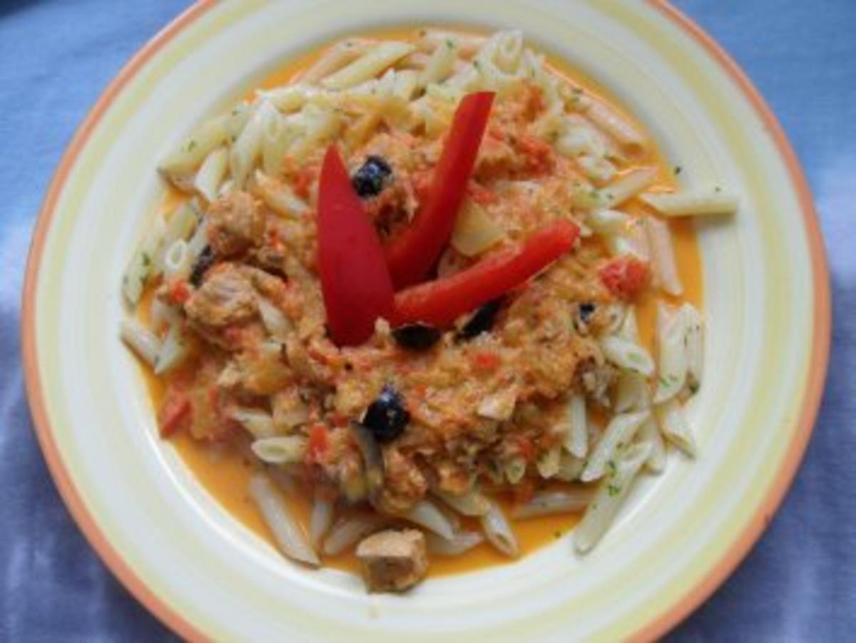 Penne Riagte mit sahniger Paprika-Thunfisch-Sauce; hot - Rezept - Bild Nr. 16