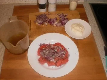 Rezept: Rindertatar mit Meerrettichsauce Bild Nr. 2 Rindertatar mit Meerrettichsauce - Rezept - Bild Nr. 2