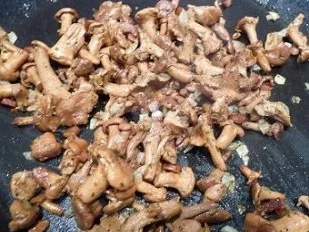 Rezept: Rinderfilet mit Pfifferlingen und Chips-Kartoffeln Bild Nr. 4 Rinderfilet mit Pfifferlingen und Chips-Kartoffeln - Rezept - Bild Nr. 4