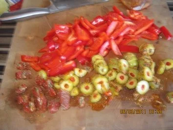 Rezept: Auflauf mit Schweinegeschnetzeltem,Kartoffeln,Oliven und Paprika Bild Nr. 3 Auflauf mit Schweinegeschnetzeltem,Kartoffeln,Oliven und Paprika - Rezept - Bild Nr. 3