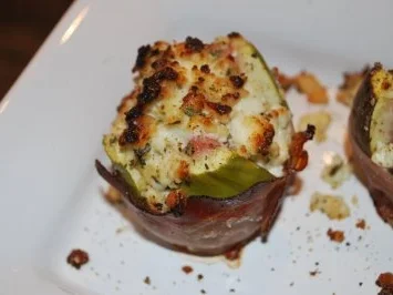 Rezept: Gratinierte Feigen mit Ziegenkäse und Parmaschinken Gratinierte Feigen mit Ziegenkäse und Parmaschinken - Rezept