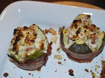 Rezept: Gratinierte Feigen mit Ziegenkäse und Parmaschinken Bild Nr. 2 Gratinierte Feigen mit Ziegenkäse und Parmaschinken - Rezept - Bild Nr. 2
