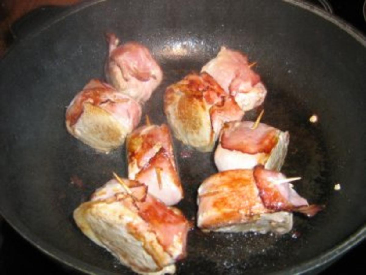 Schweinemedaillons im Speckmantel im  Wirsingbett überbacken - Rezept - Bild Nr. 4