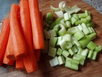 -Hauptmahlzeit- Eintopf mit Möhren, Stangensellerie und Oliven - Rezept - Bild Nr. 3