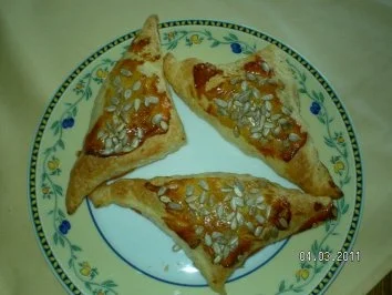 Blätterteigecken herzhaft gefüllt - Rezept