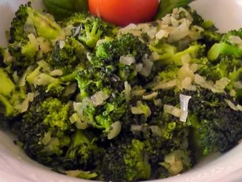 Rezept: ~Beilage~ gebratene Brokkoliröschen ~Beilage~ gebratene Brokkoliröschen - Rezept