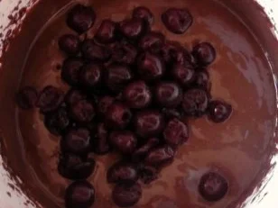 Rezept: ~was Süsses~ Schokoladen-Kirsch-Muffins Bild Nr. 4 ~was Süsses~ Schokoladen-Kirsch-Muffins - Rezept - Bild Nr. 4