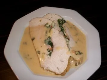 Putenbraten mit Spinat-Tomaten-Mozzarella Füllung - Rezept