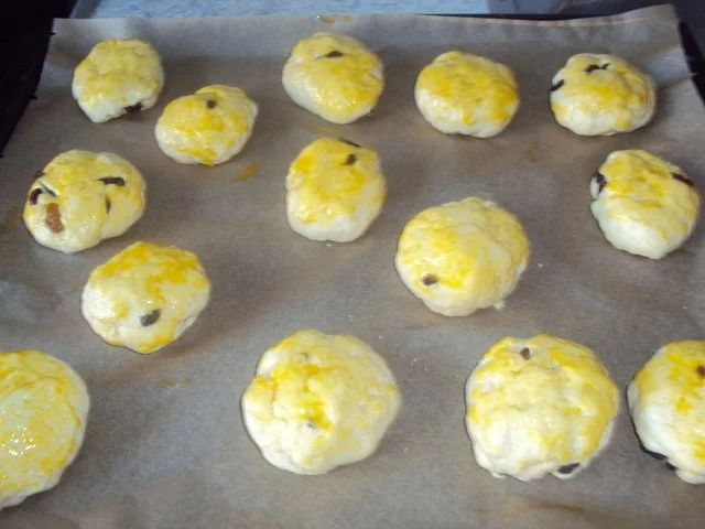 Rezept: Rosinenbrötchen Bild Nr. 4 Rosinenbrötchen - Rezept - Bild Nr. 4