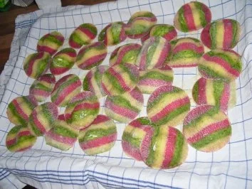 Rezept: 3-Farbige Ravioli mit Ricotta-Füllung 3-Farbige Ravioli mit Ricotta-Füllung - Rezept