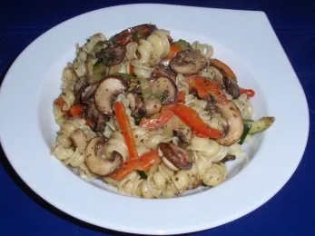 Rezept: Champignon-Gemüse-Nudelpfanne Bild Nr. 11 Champignon-Gemüse-Nudelpfanne - Rezept - Bild Nr. 11