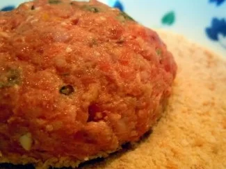 Rezept: Thymian-Zitronen-Frikadellen mit gebratenen Drillingen und karamellisierten Tomaten Bild Nr. 6 Thymian-Zitronen-Frikadellen mit gebratenen Drillingen und karamellisierten Tomaten - Rezept - Bild Nr. 6