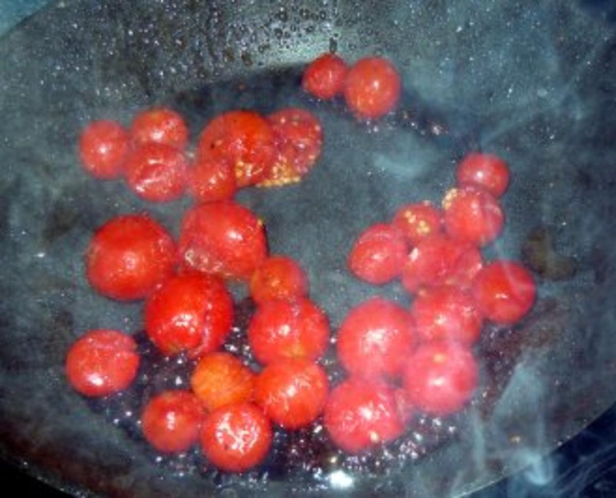 Thymian-Zitronen-Frikadellen mit gebratenen Drillingen und karamellisierten Tomaten - Rezept - Bild Nr. 10