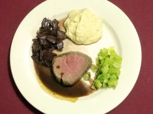 Rezept: Filet vom Loup de Mer und weißem Tomatenschaum (Patrick Bach) Filet vom Loup de Mer und weißem Tomatenschaum (Patrick Bach) - Rezept