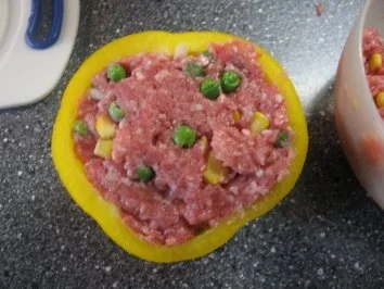 gefüllte Paprika mit Hackfleisch und Gemüse - Rezept - Bild Nr. 7
