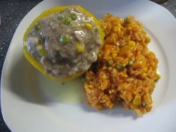 gefüllte Paprika mit Hackfleisch und Gemüse - Rezept