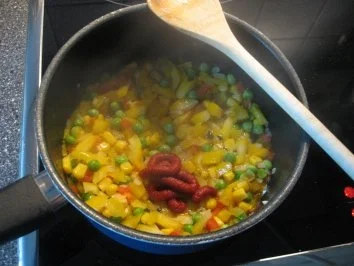 Djuvec-Reis Vegetarisch - roter Gemüsereis - Rezept - Bild Nr. 3