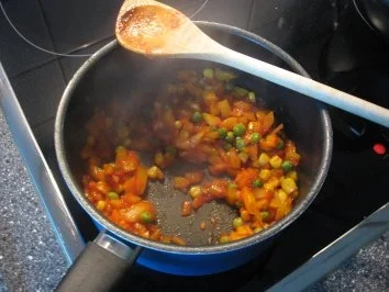 Djuvec-Reis Vegetarisch - roter Gemüsereis - Rezept - Bild Nr. 4