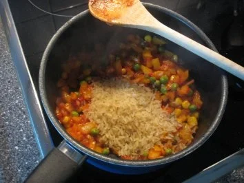 Djuvec-Reis Vegetarisch - roter Gemüsereis - Rezept - Bild Nr. 5