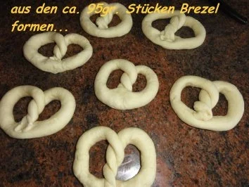 Hefe:    LAUGENGEBÄCK - Rezept - Bild Nr. 6