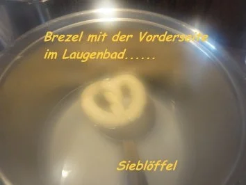 Hefe:    LAUGENGEBÄCK - Rezept - Bild Nr. 9