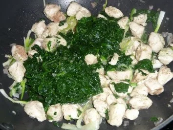 Rezept: Pasta tricolore mit Spinat Bild Nr. 5 Pasta tricolore mit Spinat - Rezept - Bild Nr. 5