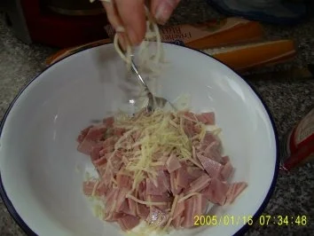 Rezept: gefüllte Blätterteig-Höhrnchen Bild Nr. 2 gefüllte Blätterteig-Höhrnchen - Rezept - Bild Nr. 2