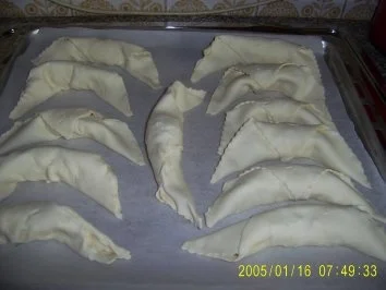 Rezept: gefüllte Blätterteig-Höhrnchen Bild Nr. 4 gefüllte Blätterteig-Höhrnchen - Rezept - Bild Nr. 4