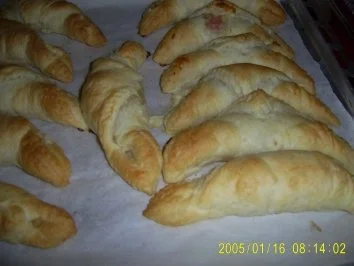 Rezept: gefüllte Blätterteig-Höhrnchen Bild Nr. 5 gefüllte Blätterteig-Höhrnchen - Rezept - Bild Nr. 5