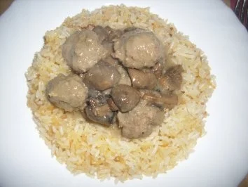 Rezept: Champignonpfanne mit Hackbällchen... Champignonpfanne mit Hackbällchen... - Rezept