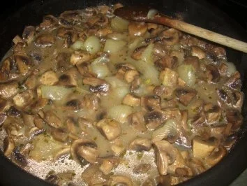 Rezept: Champignonpfanne mit Hackbällchen... Bild Nr. 5 Champignonpfanne mit Hackbällchen... - Rezept - Bild Nr. 5