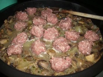 Rezept: Champignonpfanne mit Hackbällchen... Bild Nr. 6 Champignonpfanne mit Hackbällchen... - Rezept - Bild Nr. 6