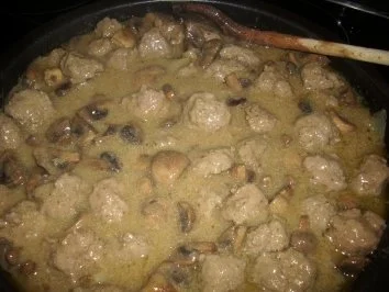 Rezept: Champignonpfanne mit Hackbällchen... Bild Nr. 8 Champignonpfanne mit Hackbällchen... - Rezept - Bild Nr. 8