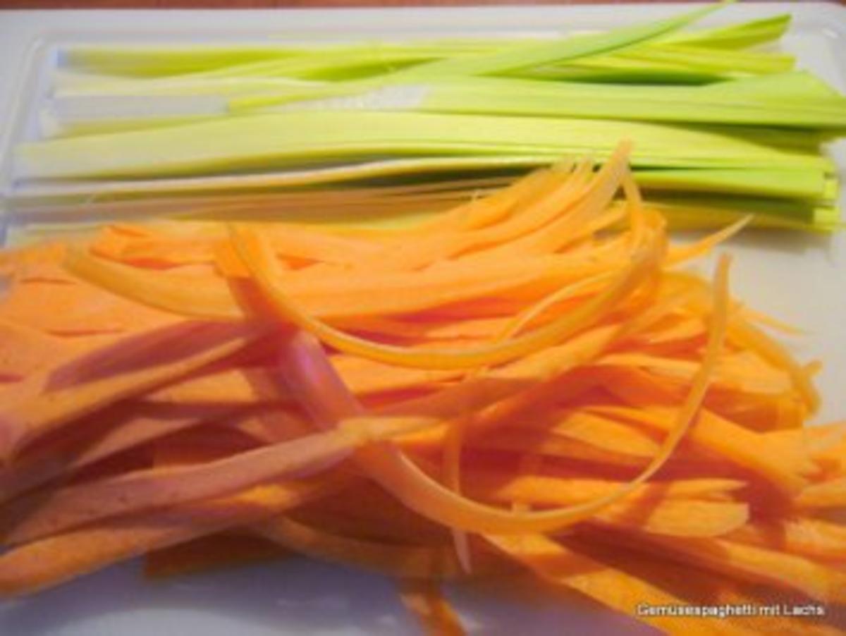 Gemüsespaghetti mit Lachs - Rezept - Bild Nr. 3