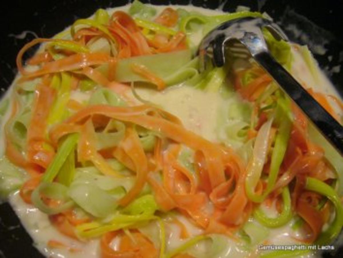 Gemüsespaghetti mit Lachs - Rezept - Bild Nr. 6