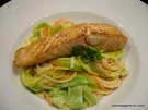 Gemüsespaghetti mit Lachs - Rezept