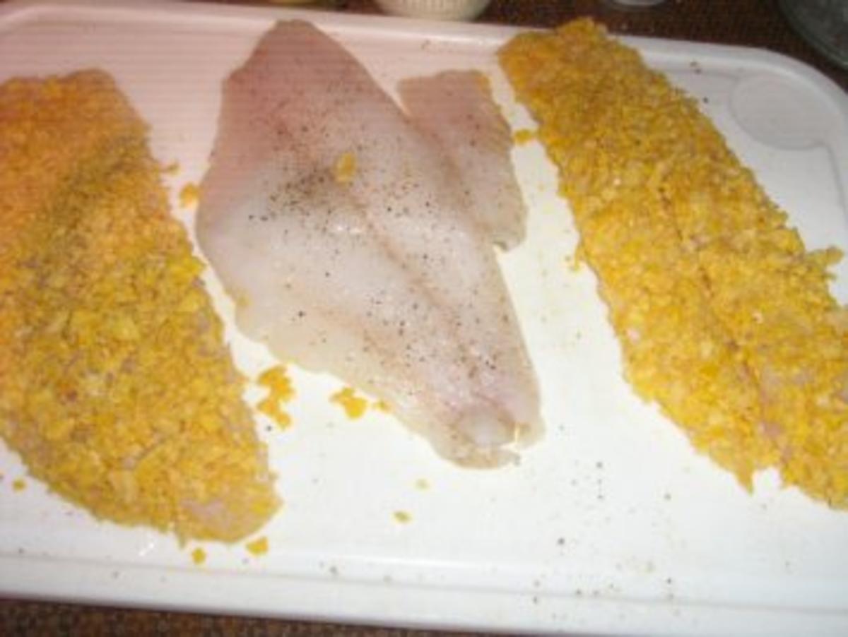 Fischvariatonen in einer Knusperkruste mit Salzkartoffeln und Zuchinigemüse - Rezept - Bild Nr. 3