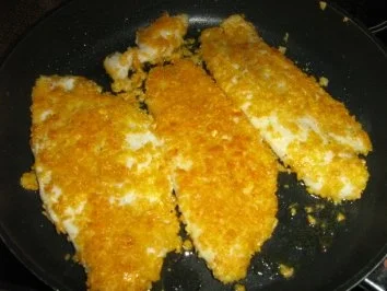 Rezept: Fischvariatonen in einer Knusperkruste mit Salzkartoffeln und Zuchinigemüse Bild Nr. 4 Fischvariatonen in einer Knusperkruste mit Salzkartoffeln und Zuchinigemüse - Rezept - Bild Nr. 4