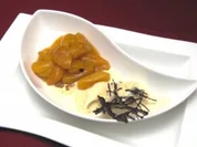 Aprikosen in Gewürz-Marsala an Vanille-Eis - Rezept