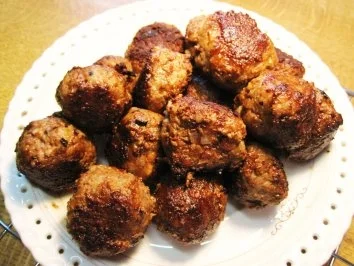 Hackbällchen  "mini" -  schön klein und rund ... - Rezept
