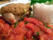 Hähnchenbrust unter Pistazienhaube mit Tomaten-Apfel-Confit und Basmati-Reis - Rezept