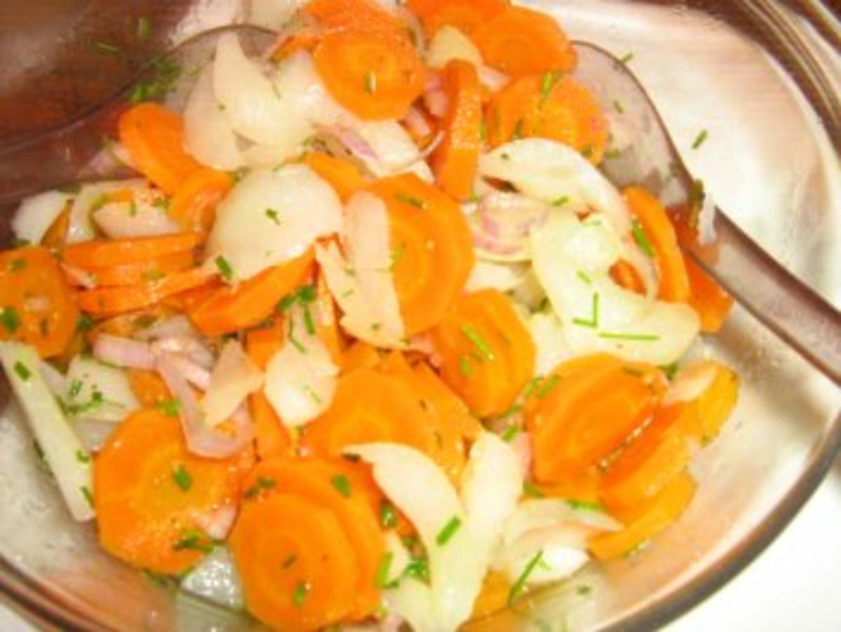 Karotten-Kohlrabi-Salat mit einenm Orangen-Dressing - Rezept