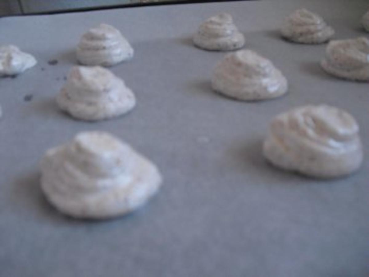 Macarons - Makronen mit weißer Kokos-Schokoladenfüllung - Rezept - Bild Nr. 4
