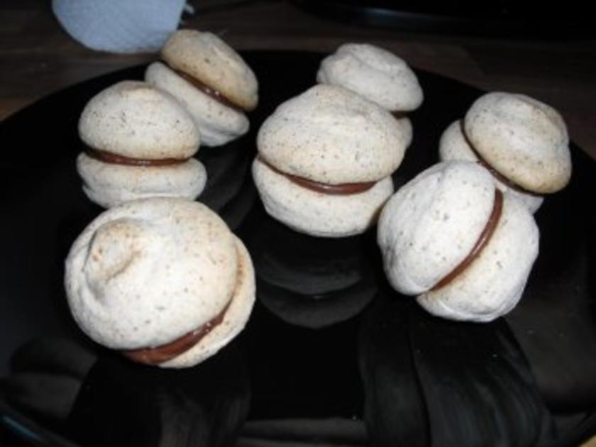Macarons - Makronen mit weißer Kokos-Schokoladenfüllung - Rezept ...