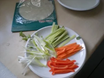 Reispapierröllchen mit Satay Dip - Rezept - Bild Nr. 2