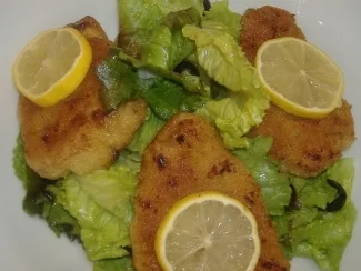 Blattsalate mit Kalbsschnitzelchen - Rezept