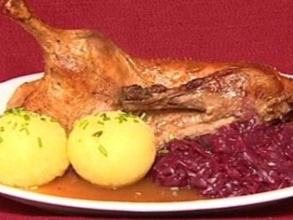 Resche Ente mit Blaukraut und Knödel (Indira Weis) - Rezept - kochbar.de