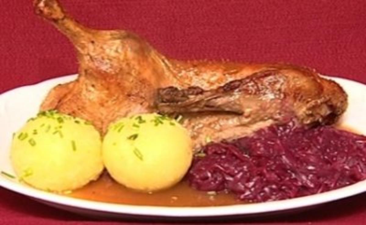 Bilder für Resche Ente mit Blaukraut und Knödel (Indira Weis) - Rezept