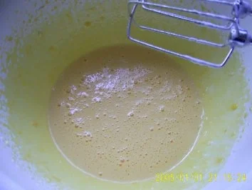 Rezept: Pfirsich-Biskuitkuchen Bild Nr. 2 Pfirsich-Biskuitkuchen - Rezept - Bild Nr. 2