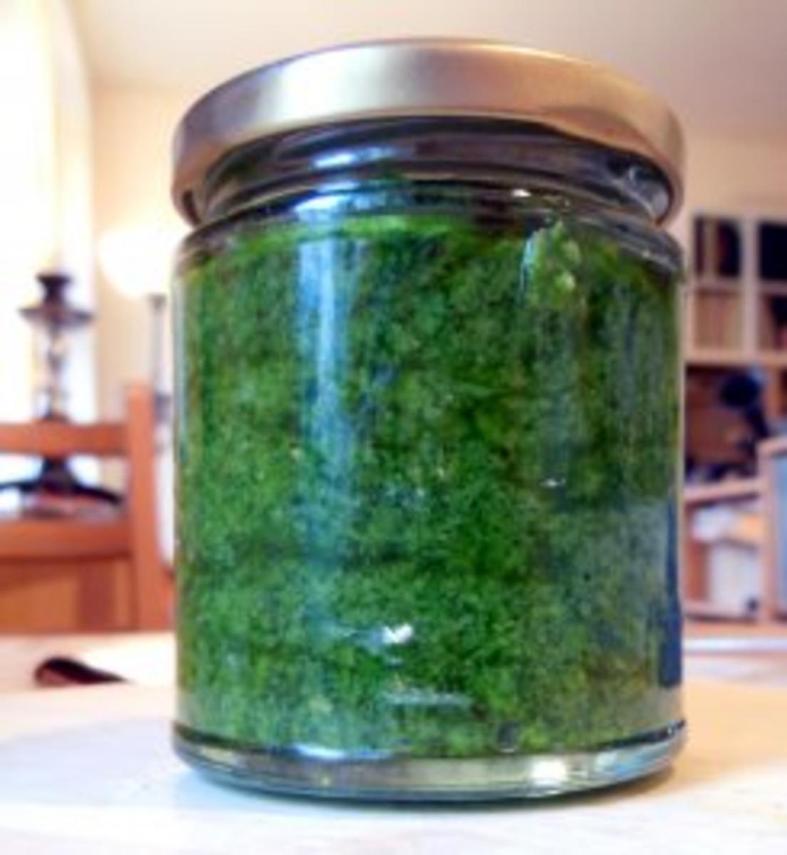 Zitronenpesto mit Basilikum und glatte Petersilie - Rezept mit Bild ...